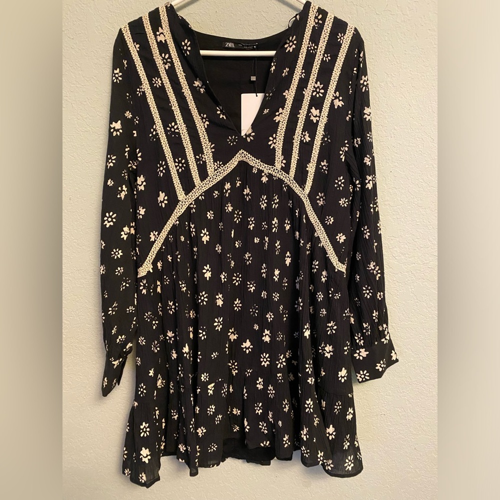 Zara Long Sleeve black and white Dress size medium NWT